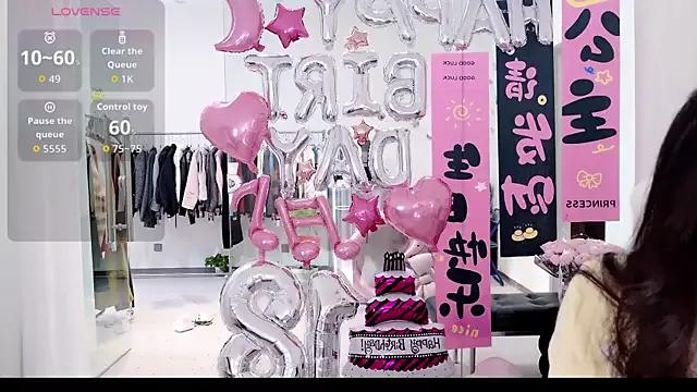 Unleash your urge for fetish cams livestreamers with our pick of steaming hot models, versed in the art of seduction and indulgence.