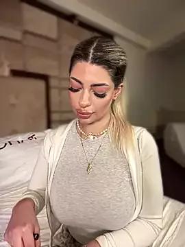 Unleash your urge for fetish cams livestreamers with our pick of steaming hot models, versed in the art of seduction and indulgence.