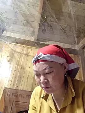 yoowwmr from StripChat