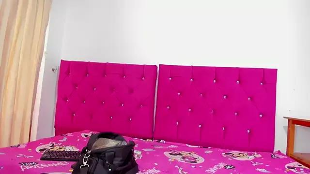 Unleash your urge for fetish cams livestreamers with our pick of steaming hot models, versed in the art of seduction and indulgence.