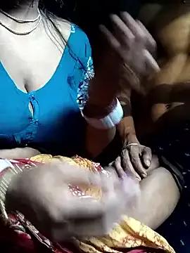 Your-Manu from StripChat is Freechat