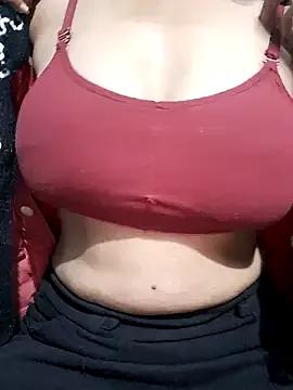 Your-sweety from StripChat is Freechat