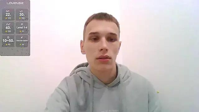 your___honeyy from StripChat is Freechat