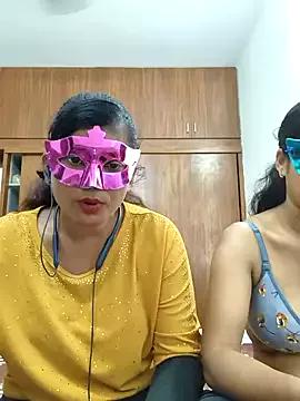 Unleash your urge for fetish cams livestreamers with our pick of steaming hot models, versed in the art of seduction and indulgence.