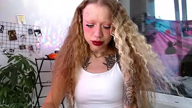 Your_Sweet_Blondie from StripChat is Freechat