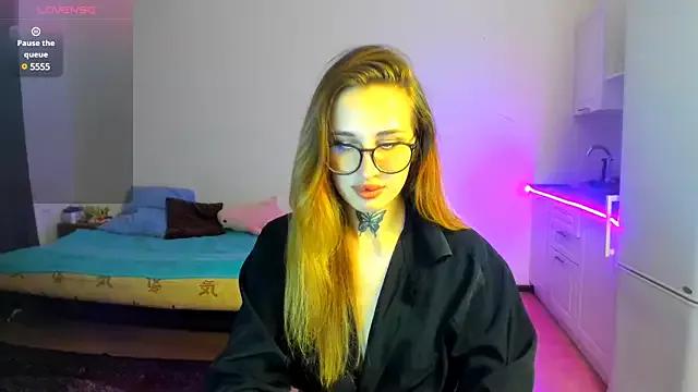 Unleash your urge for fetish cams livestreamers with our pick of steaming hot models, versed in the art of seduction and indulgence.