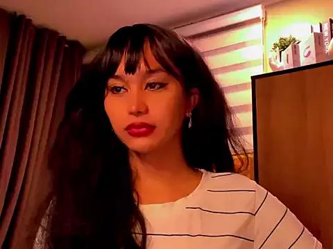 YOURCRISTINAS from StripChat is Freechat