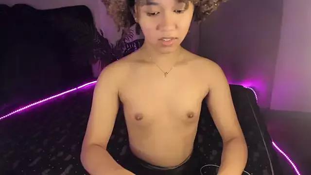 Unleash your urge for fetish cams livestreamers with our pick of steaming hot models, versed in the art of seduction and indulgence.