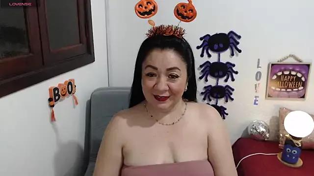 Unleash your urge for fetish cams livestreamers with our pick of steaming hot models, versed in the art of seduction and indulgence.