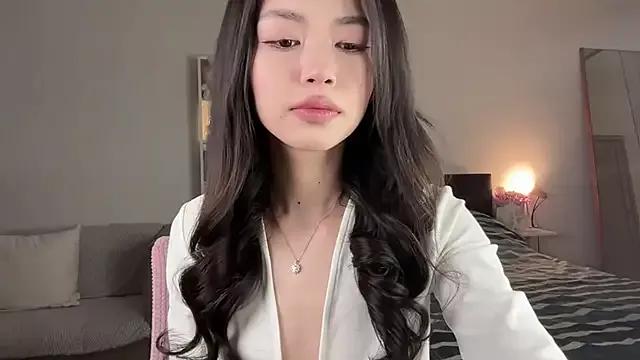 yourlittlesunrise_ from StripChat is Freechat