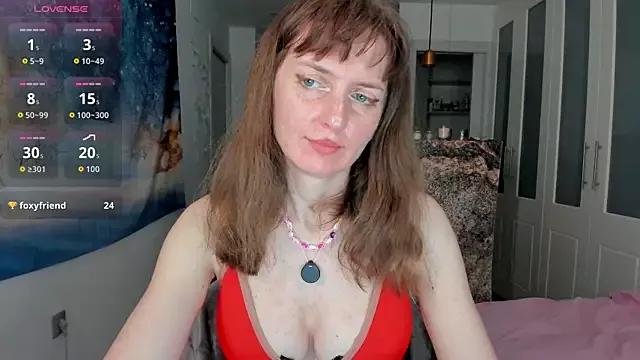 YourSexyNeighbour from StripChat is Freechat