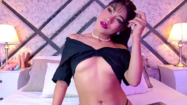 Unleash your urge for fetish cams livestreamers with our pick of steaming hot models, versed in the art of seduction and indulgence.