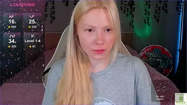 ZairaWright from StripChat is Freechat