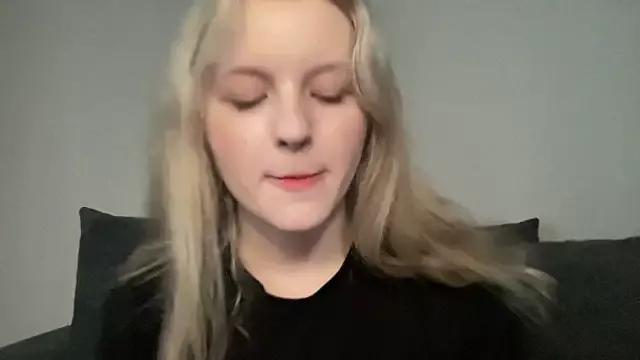Zara__Doll from StripChat is Freechat